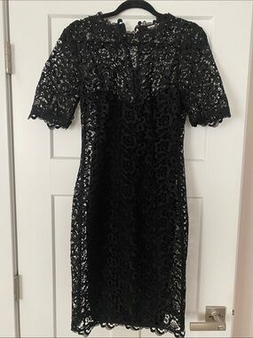 Black Lace Midi Dress with Short Sleeves